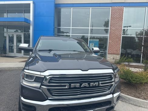Used 2019 RAM 1500 Laramie AWD/4WD image 6