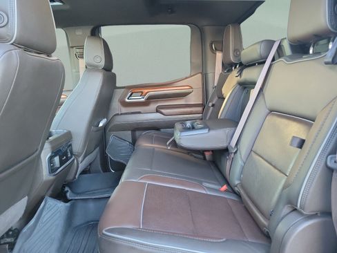 Used 2022 GMC Sierra 1500 Denali w/ Denali Reserve Package AWD/4WD image 7