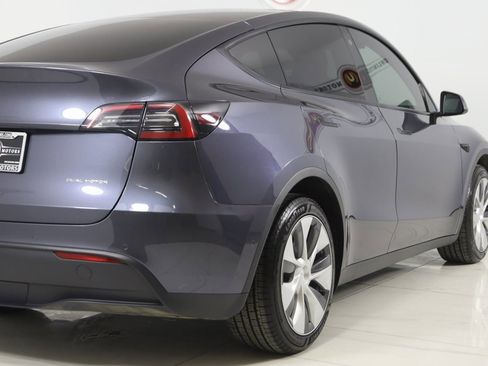 Used 2022 Tesla Model Y Long Range image 44
