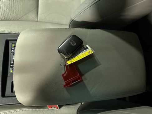 Used 2011 Lexus RX 350 AWD w/ Premium Pkg image 32