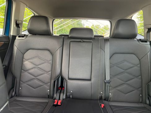 Used 2025 Volkswagen Atlas SE w/ Panoramic Sunroof Package FWD image 54