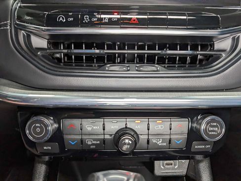 Used 2022 Jeep Compass High Altitude AWD/4WD image 33