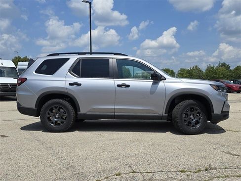 New 2025 Honda Pilot TrailSport image 20