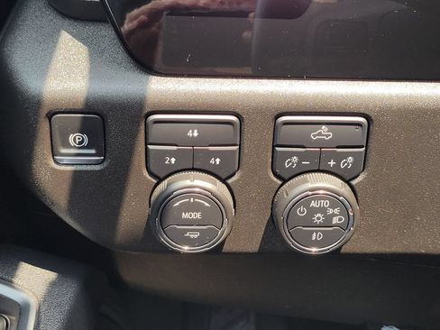Used 2025 Chevrolet Silverado 2500 LT w/ Convenience Package AWD/4WD image 26