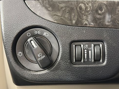 Used 2013 Dodge Grand Caravan Crew w/ Driver Convenience Group image 22