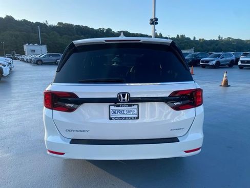 Certified 2024 Honda Odyssey Sport image 12