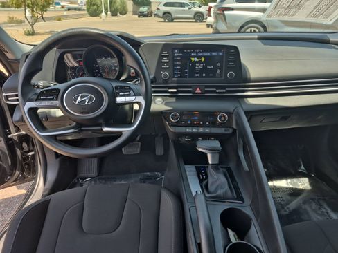 Used 2023 Hyundai Elantra SEL w/ Cargo Package FWD image 18
