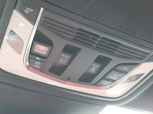 Used 2022 Acura MDX A-Spec image 22