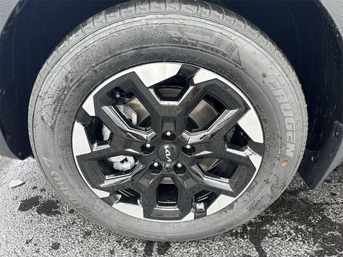 New 2025 Kia Sorento S image 8