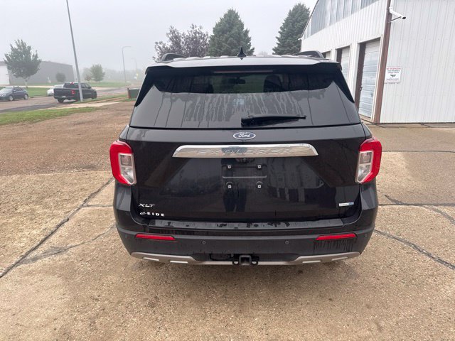 Used 2020 Ford Explorer XLT w/ Equipment Group 202A AWD/4WD image 11