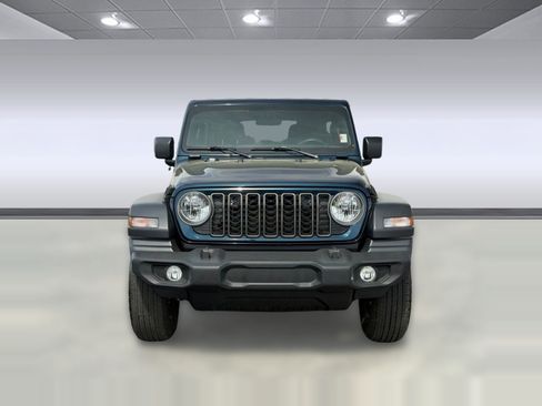 Used 2025 Jeep Wrangler Sport image 6