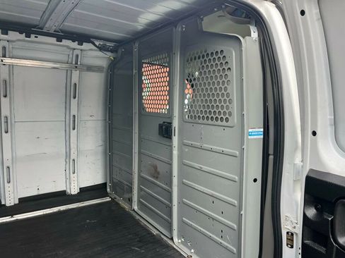 Used 2018 GMC Savana 2500 Extended image 19