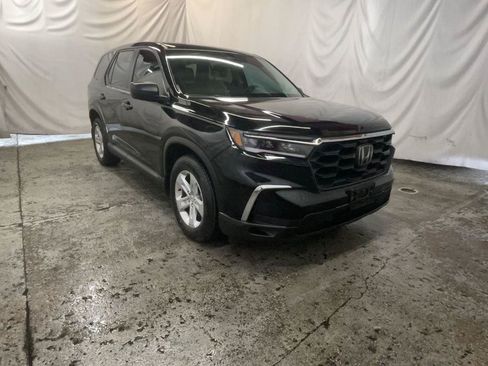 Used 2023 Honda Pilot LX image 1