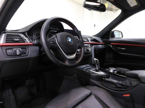 Used 2019 BMW 330i xDrive Wagon AWD/4WD image 28