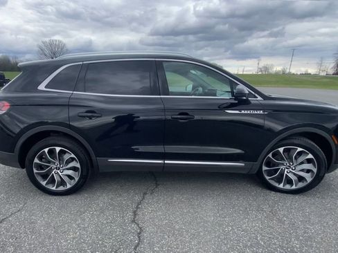 Used 2021 Lincoln Nautilus Reserve w/ Cargo Utility Package AWD/4WD image 9