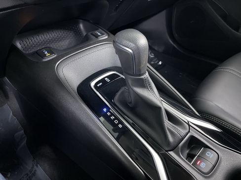 Used 2020 Toyota Corolla XLE image 17