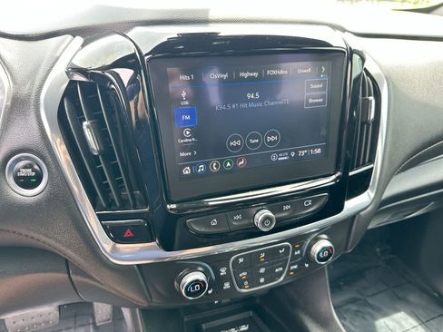 Used 2023 Chevrolet Traverse RS FWD image 16