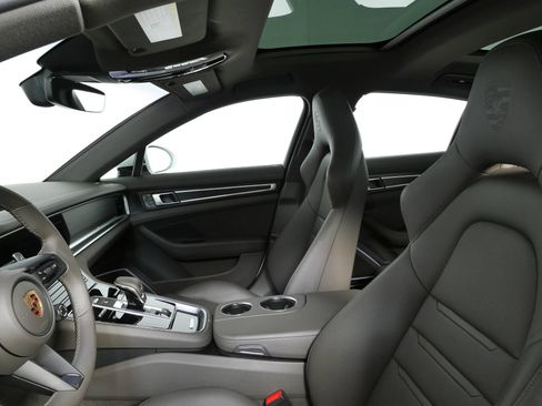 Certified 2023 Porsche Panamera AWD/4WD image 5