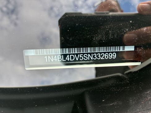 Used 2025 Nissan Altima 2.5 SV FWD image 24