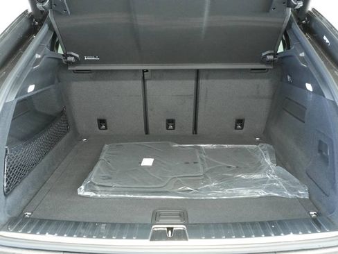 Used 2025 Porsche Cayenne Coupe image 27