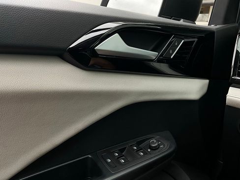 Used 2025 Volkswagen Taos S image 19