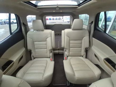 Used 2017 GMC Acadia Denali w/ Technology Package image 25