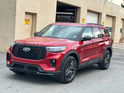 New 2026 Ford Explorer ST-Line w/ ST-Line Street Pack AWD/4WD image 2