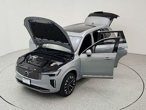 New 2026 Volvo XC90 T8 Plus w/ Protection Package Premier AWD/4WD image 37