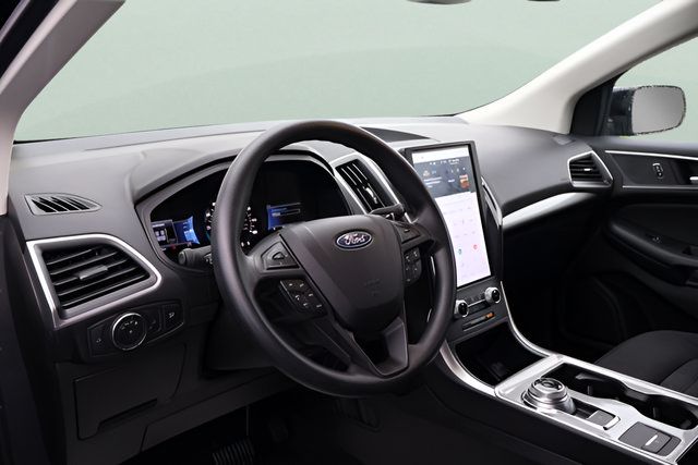 Used 2023 Ford Edge SEL AWD/4WD image 11