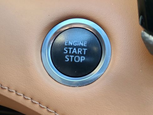 Used 2021 Toyota Highlander Platinum image 24