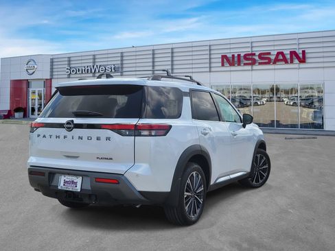 New 2026 Nissan Pathfinder Platinum FWD image 5