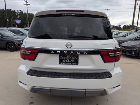 Used 2021 Nissan Armada SV w/ SV Appearance Package RWD image 4