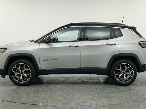 Used 2025 Jeep Compass Limited AWD/4WD image 5