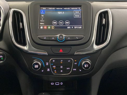 Used 2019 Chevrolet Equinox LT FWD image 12