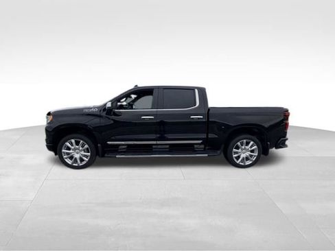 Used 2026 Chevrolet Silverado 1500 High Country w/ High Country Premium Package AWD/4WD image 3