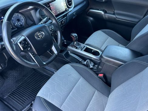 Used 2021 Toyota Tacoma TRD Off-Road w/ Technology Package image 10