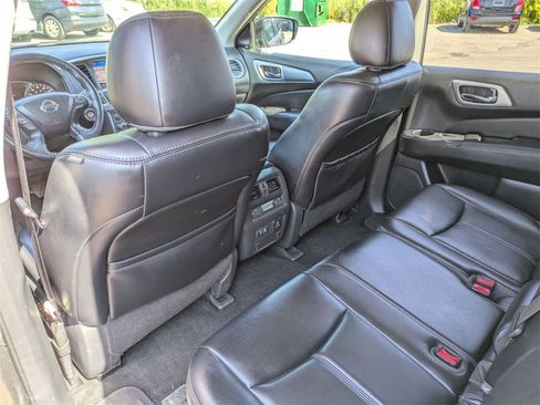Used 2019 Nissan Pathfinder SL image 29