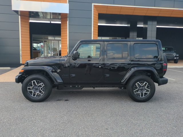New 2026 Jeep Wrangler Unlimited Sahara w/ Technology Group AWD/4WD image 7