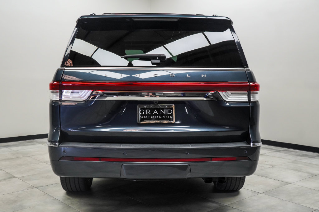 Used 2022 Lincoln Navigator Reserve AWD/4WD image 12