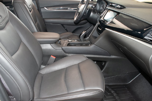 Used 2025 Cadillac XT6 Sport w/ Technology Package AWD/4WD image 10