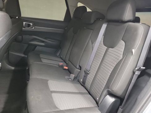 Certified 2024 Kia Sorento LX FWD image 11
