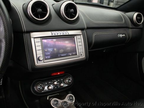 Used 2013 Ferrari California image 26