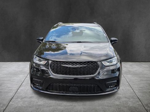 New 2026 Chrysler Pacifica Select image 9