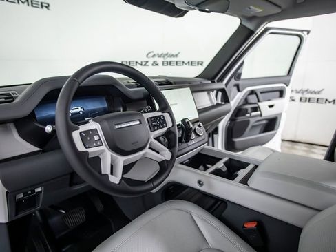 Used 2026 Land Rover Defender 110 X-Dynamic SE AWD/4WD image 20