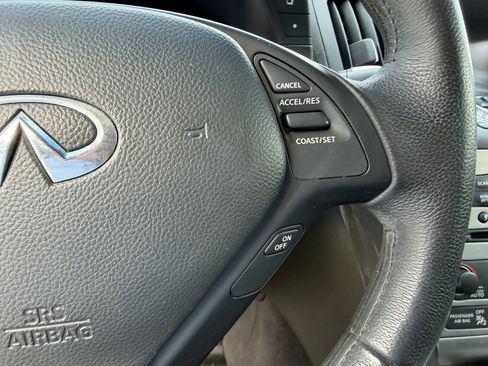 Used 2010 INFINITI G37 Journey w/ Premium Pkg image 24
