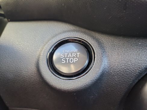 Used 2023 Hyundai Venue Limited image 27