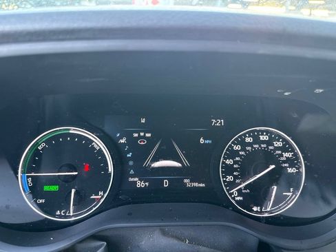 Used 2024 Toyota Sienna Limited FWD image 16