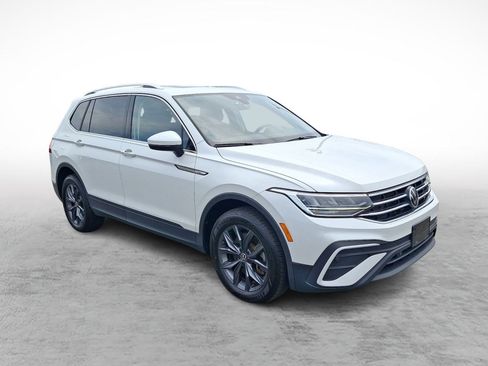 Used 2023 Volkswagen Tiguan SE AWD/4WD image 7