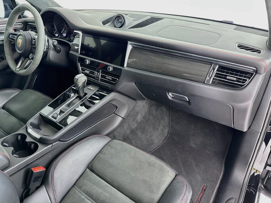 Certified 2024 Porsche Macan GTS AWD/4WD image 31
