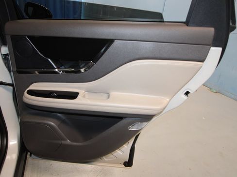 Used 2024 Lincoln Corsair FWD w/ Equipment Group 101A image 27